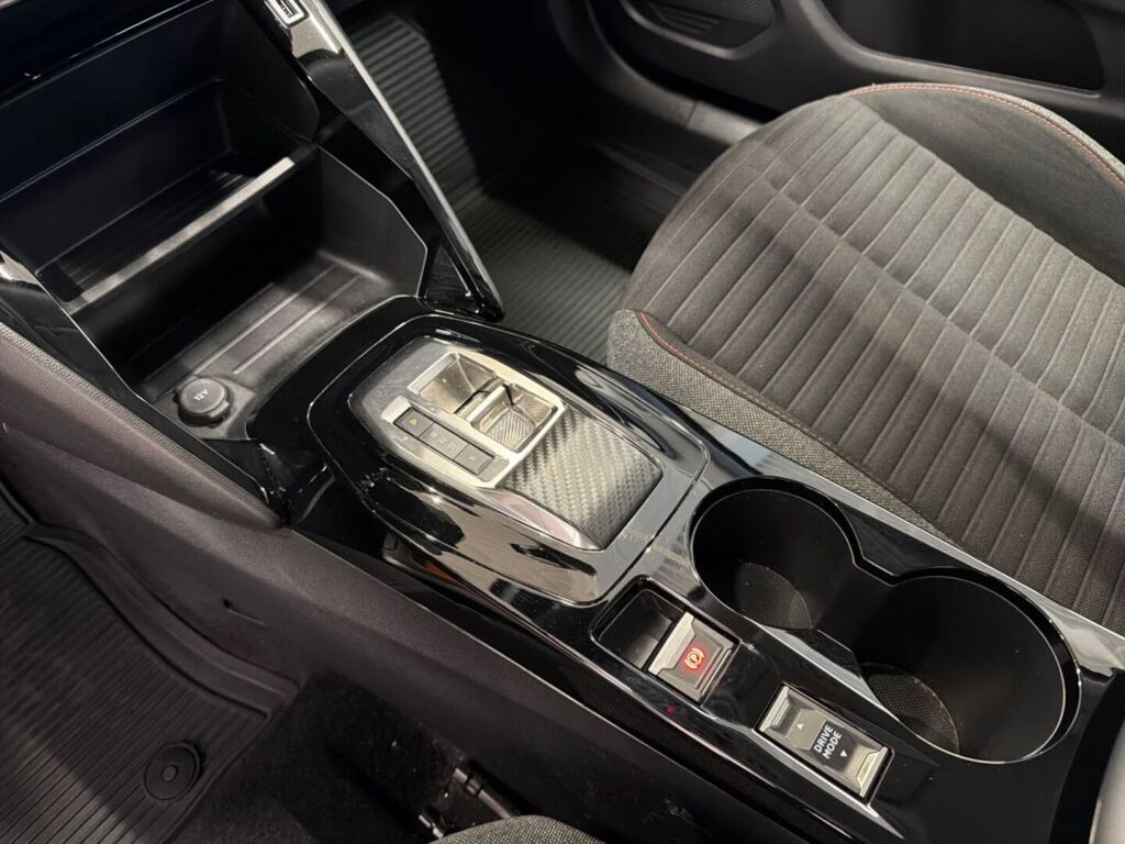 Peugeot e-2008 2022 Oranssi