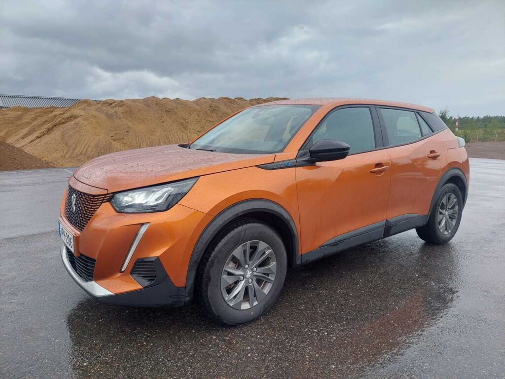 Peugeot e-2008 2022 Oranssi