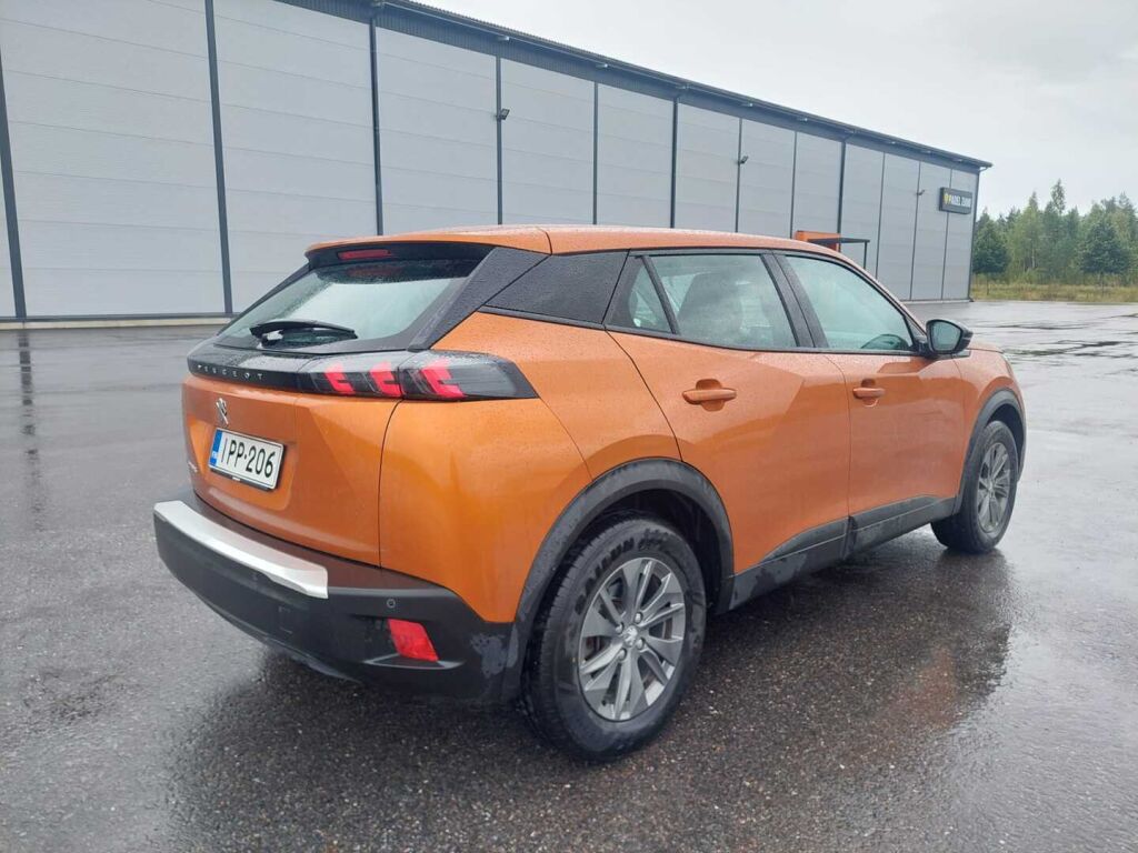 Peugeot e-2008 2022 Oranssi