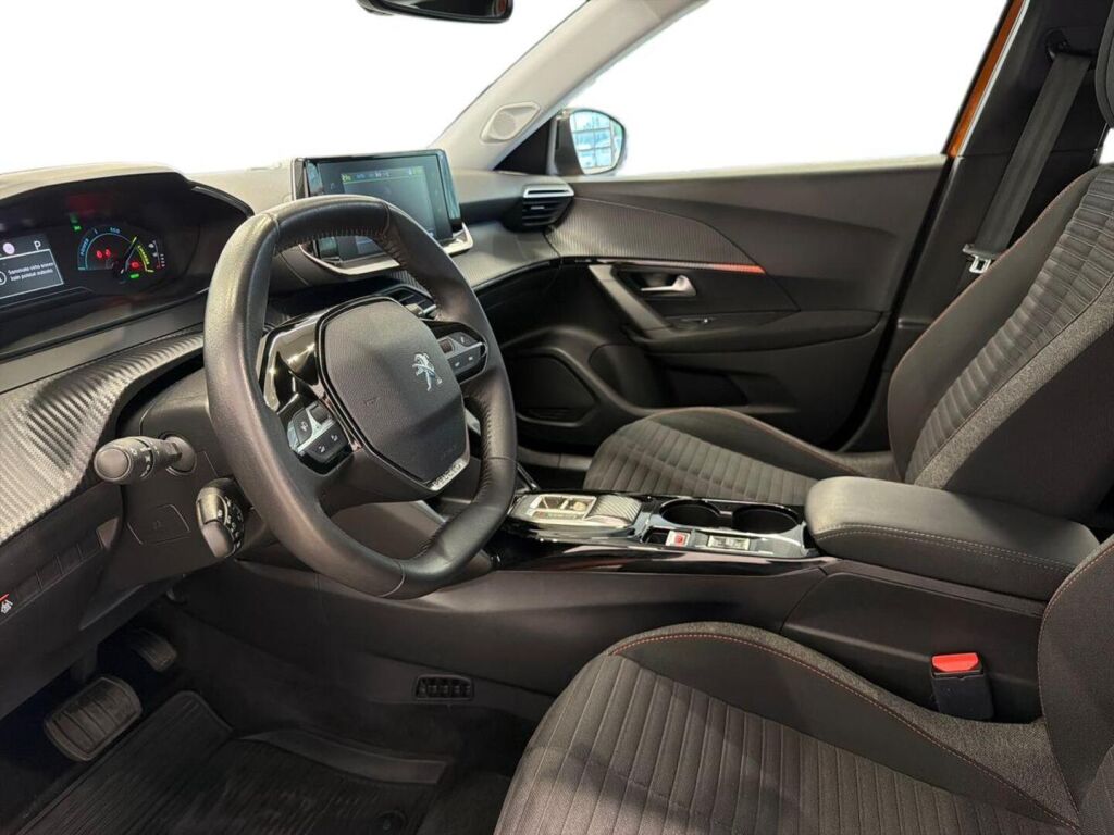 Peugeot e-2008 2022 Oranssi