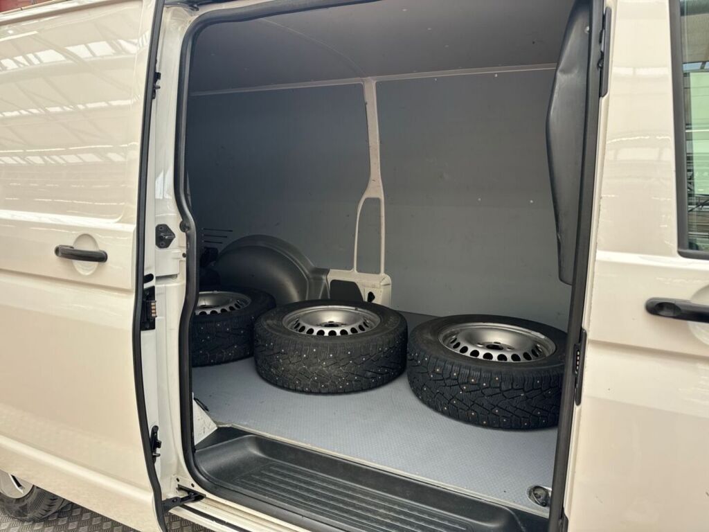 Volkswagen Transporter 2022 Valkoinen