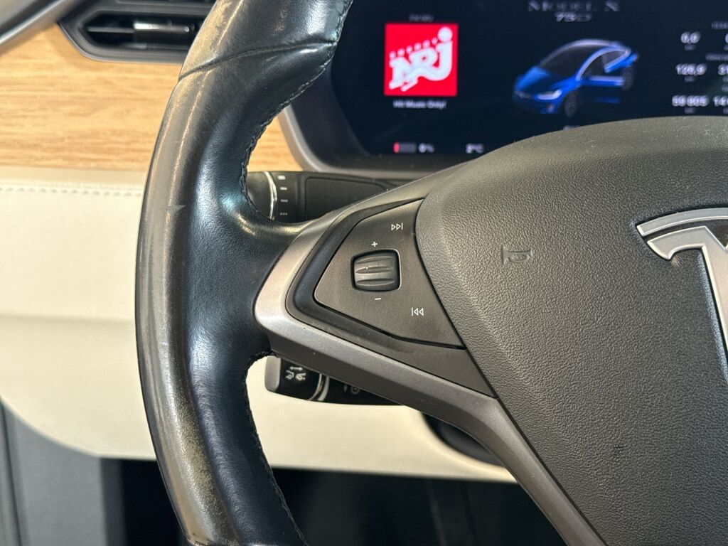 Tesla Model X 2018 Musta