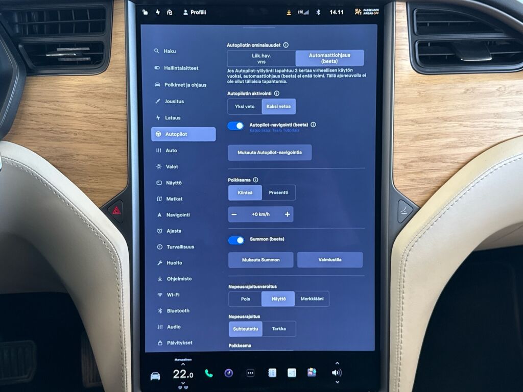 Tesla Model X 2018 Musta