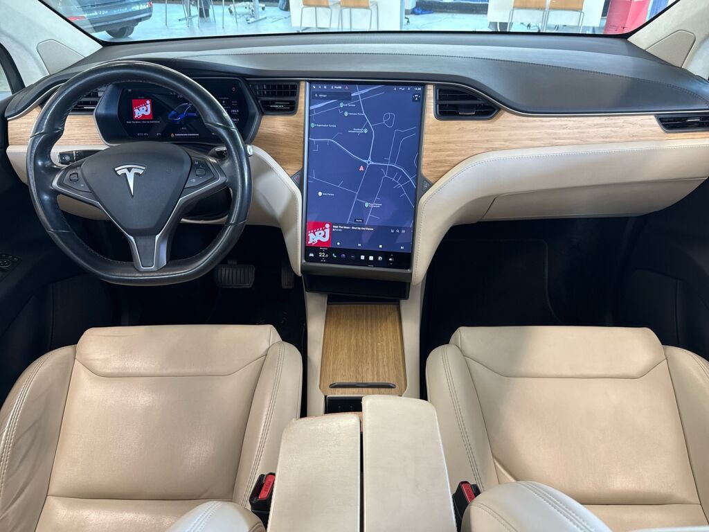 Tesla Model X 2018 Musta