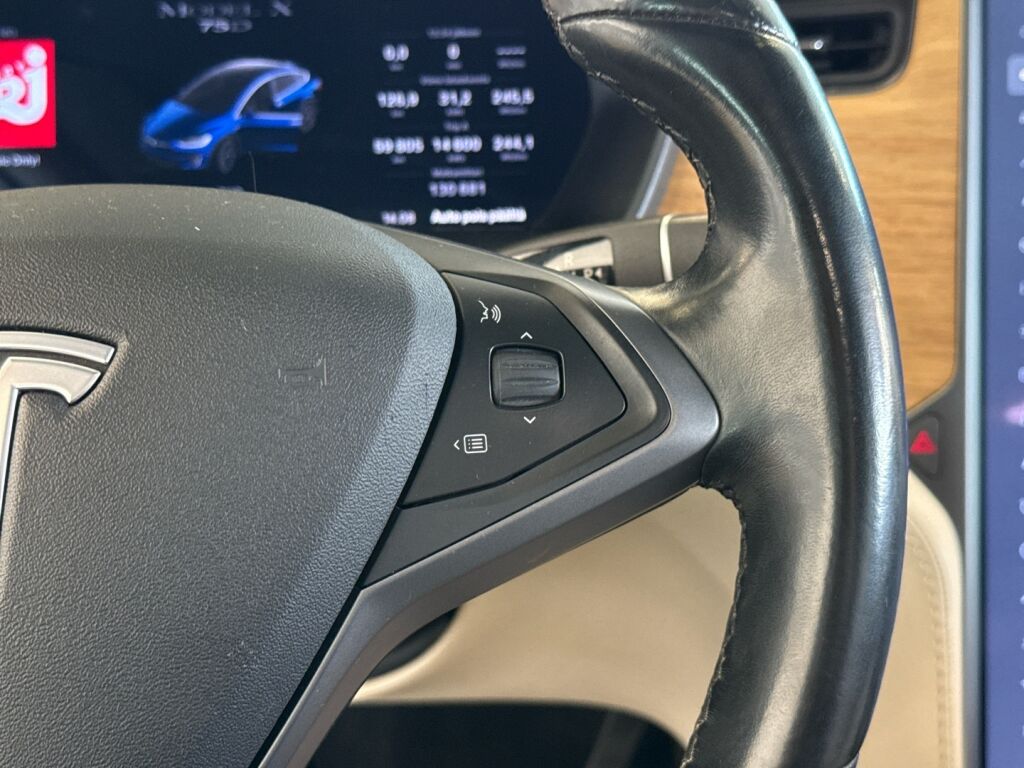 Tesla Model X 2018 Musta