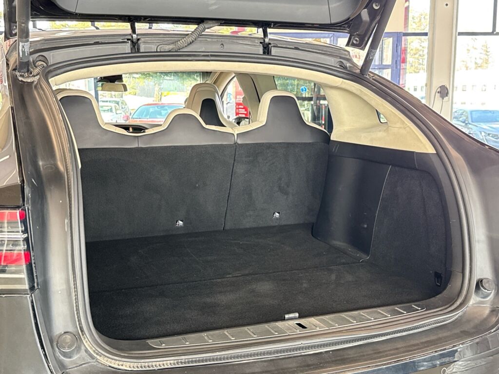 Tesla Model X 2018 Musta