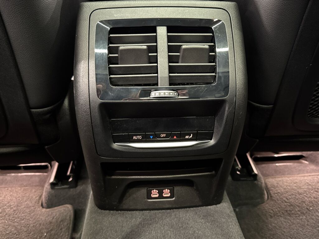 BMW iX3 2021 Valkoinen