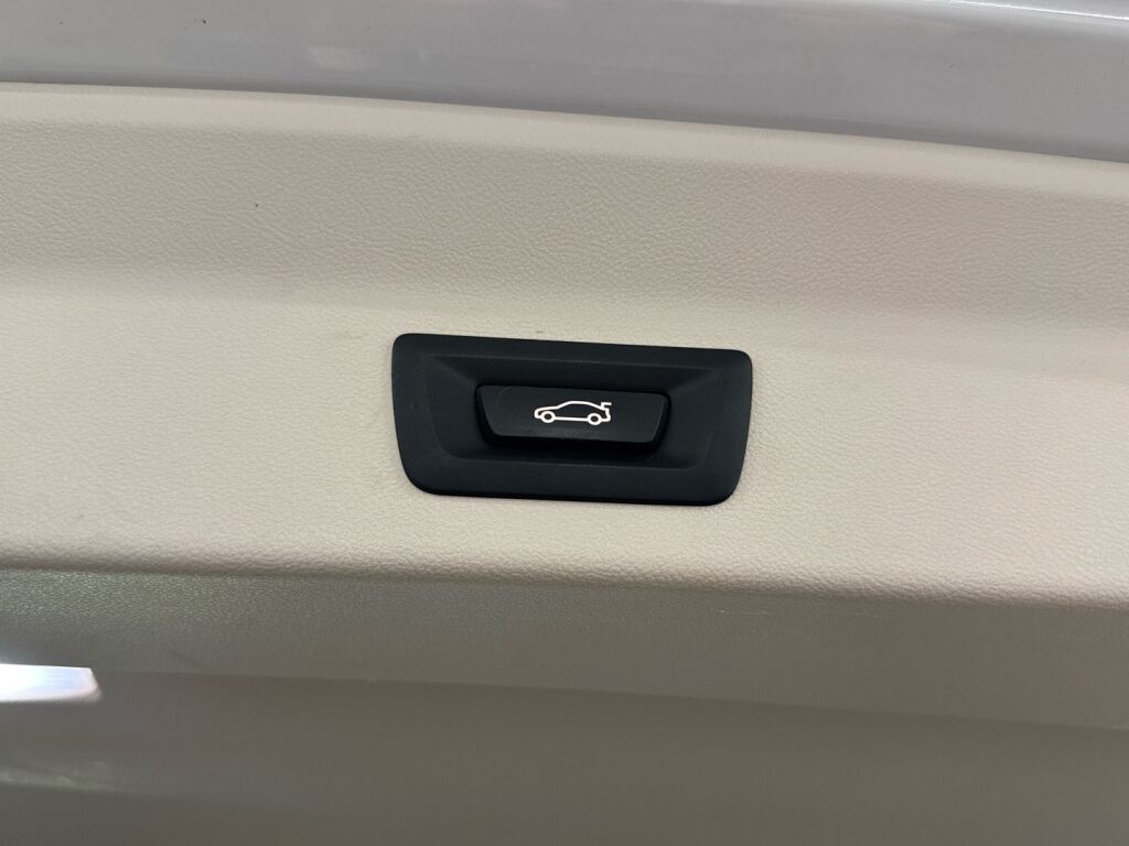 BMW iX3 2021 Valkoinen