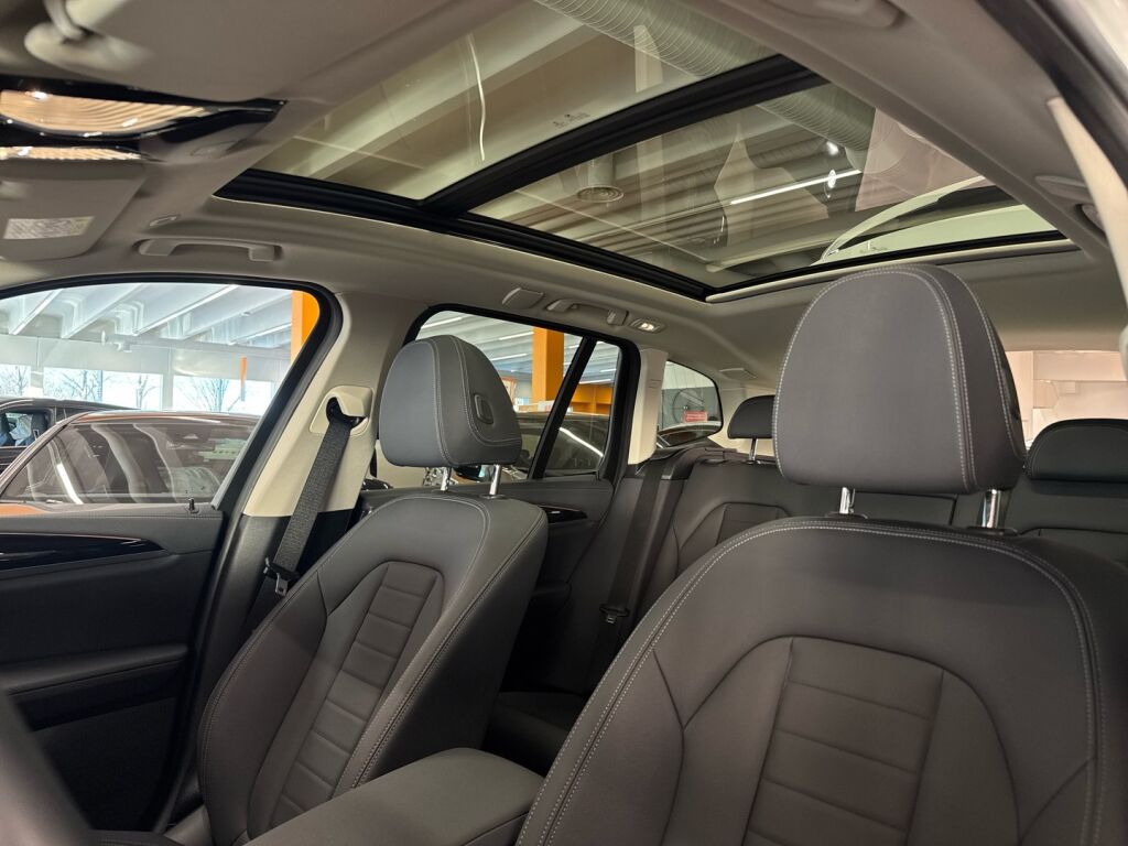 BMW iX3 2021 Valkoinen