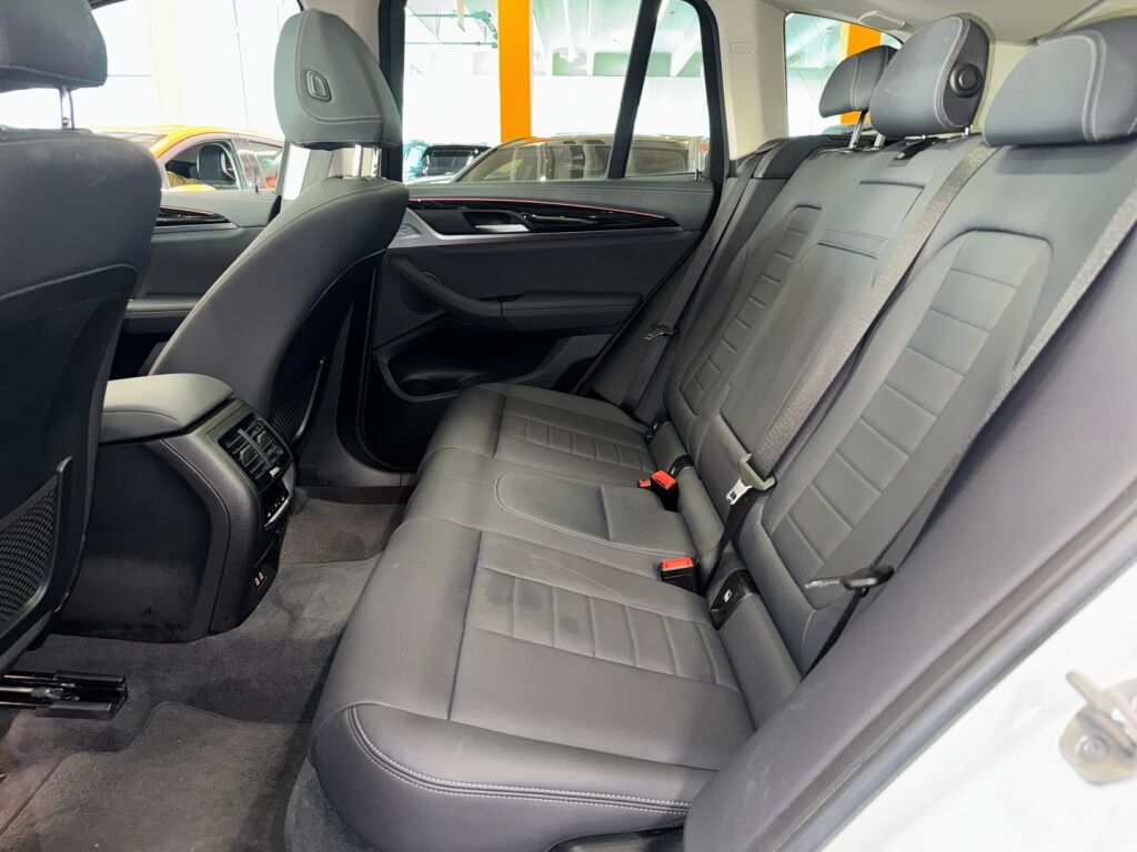 BMW iX3 2021 Valkoinen