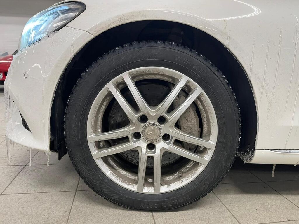 Mercedes-Benz C 2019 Valkoinen