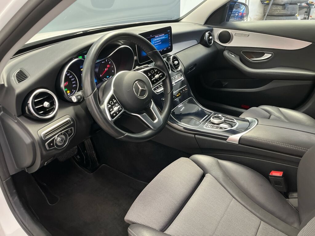 Mercedes-Benz C 2019 Valkoinen