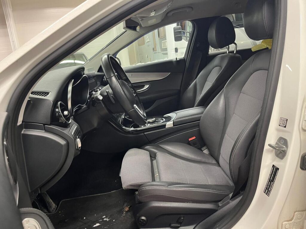 Mercedes-Benz C 2019 Valkoinen