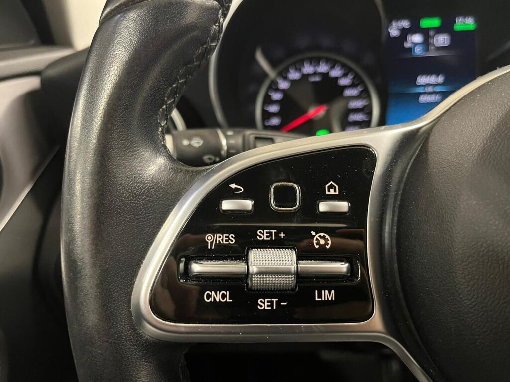 Mercedes-Benz C 2019 Valkoinen