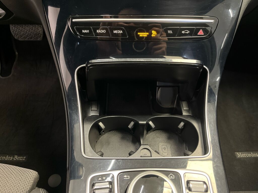 Mercedes-Benz C 2019 Valkoinen