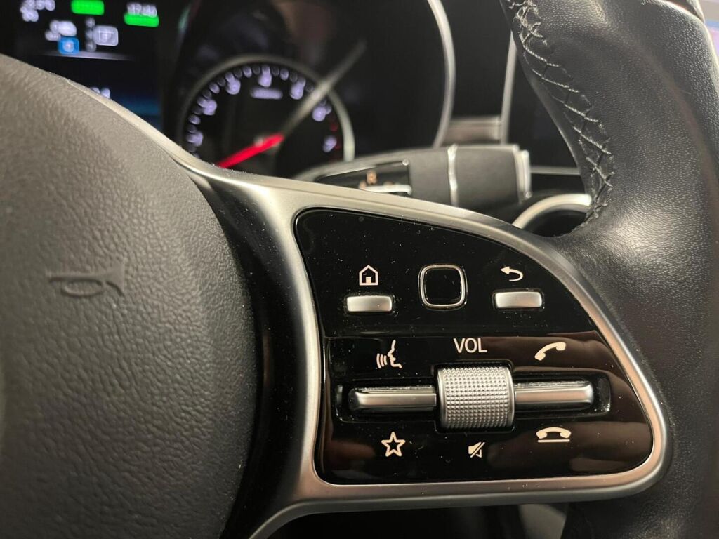 Mercedes-Benz C 2019 Valkoinen