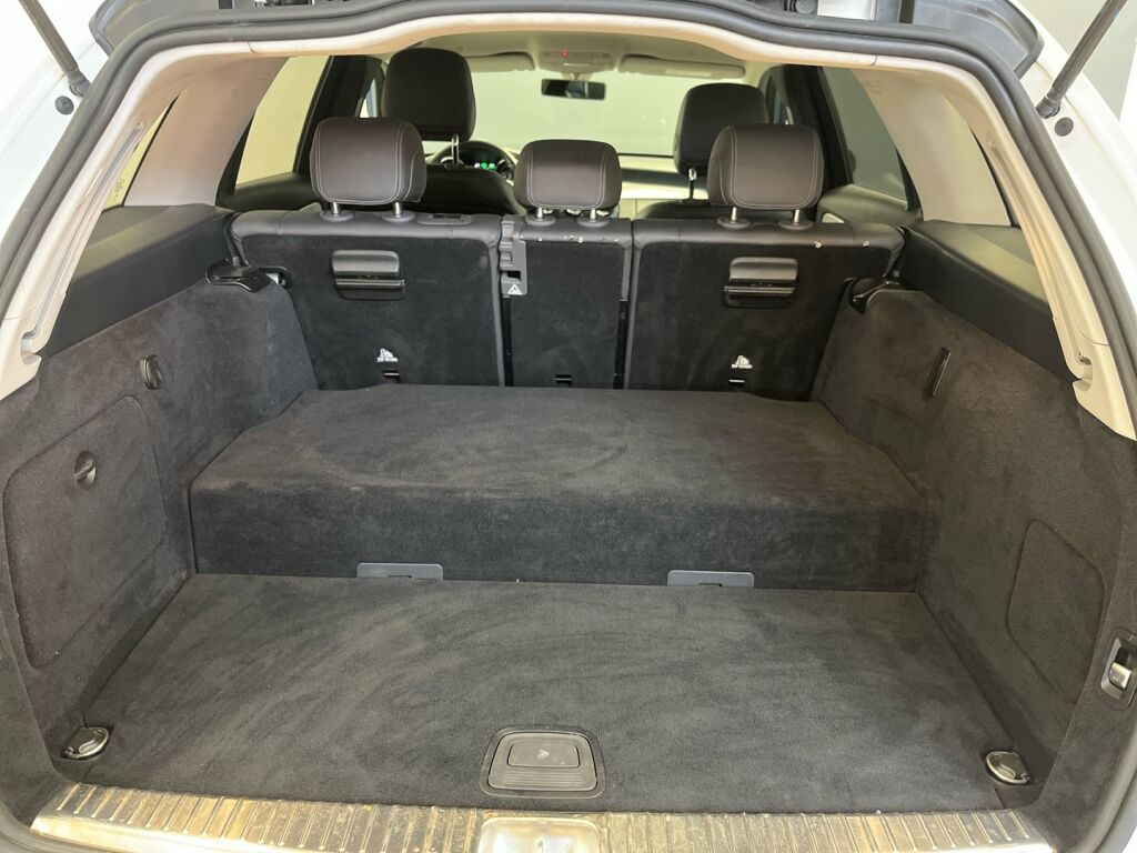 Mercedes-Benz C 2019 Valkoinen