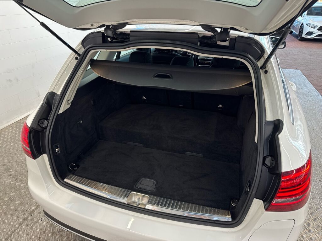 Mercedes-Benz C 2020 Valkoinen