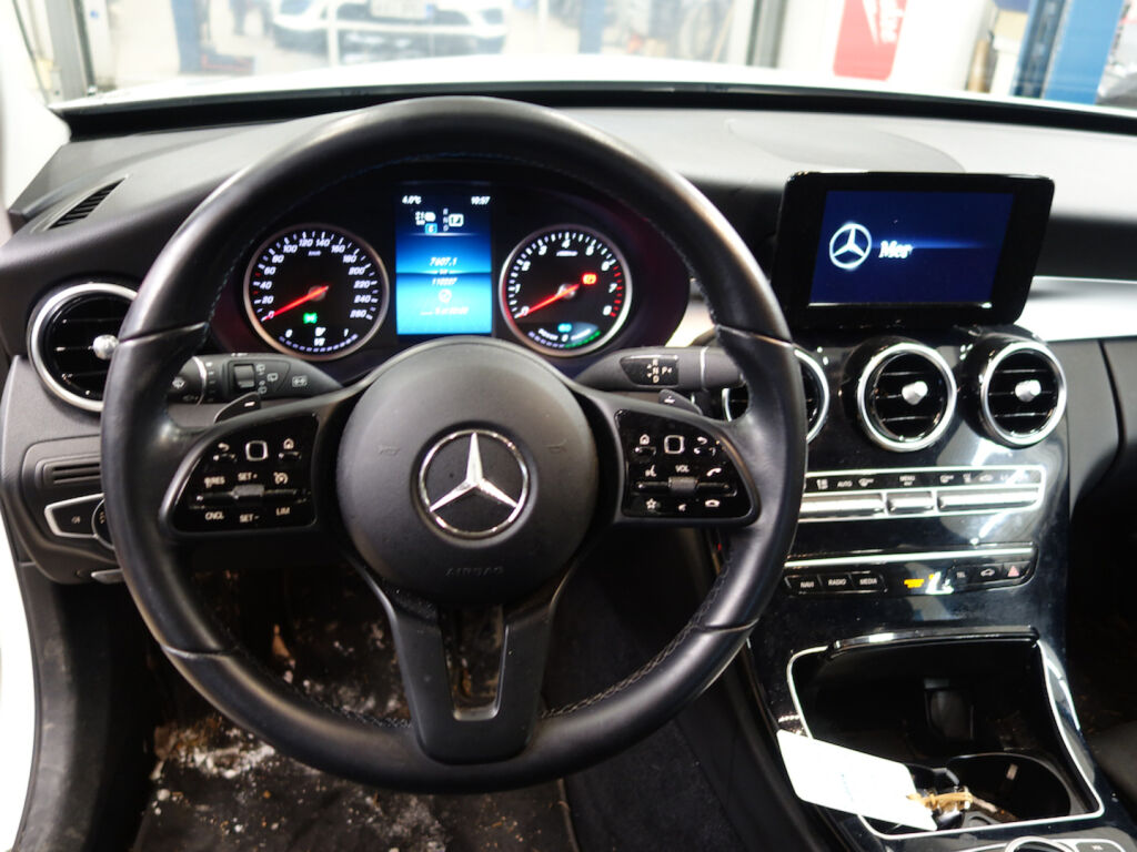 Mercedes-Benz C 2020 Valkoinen