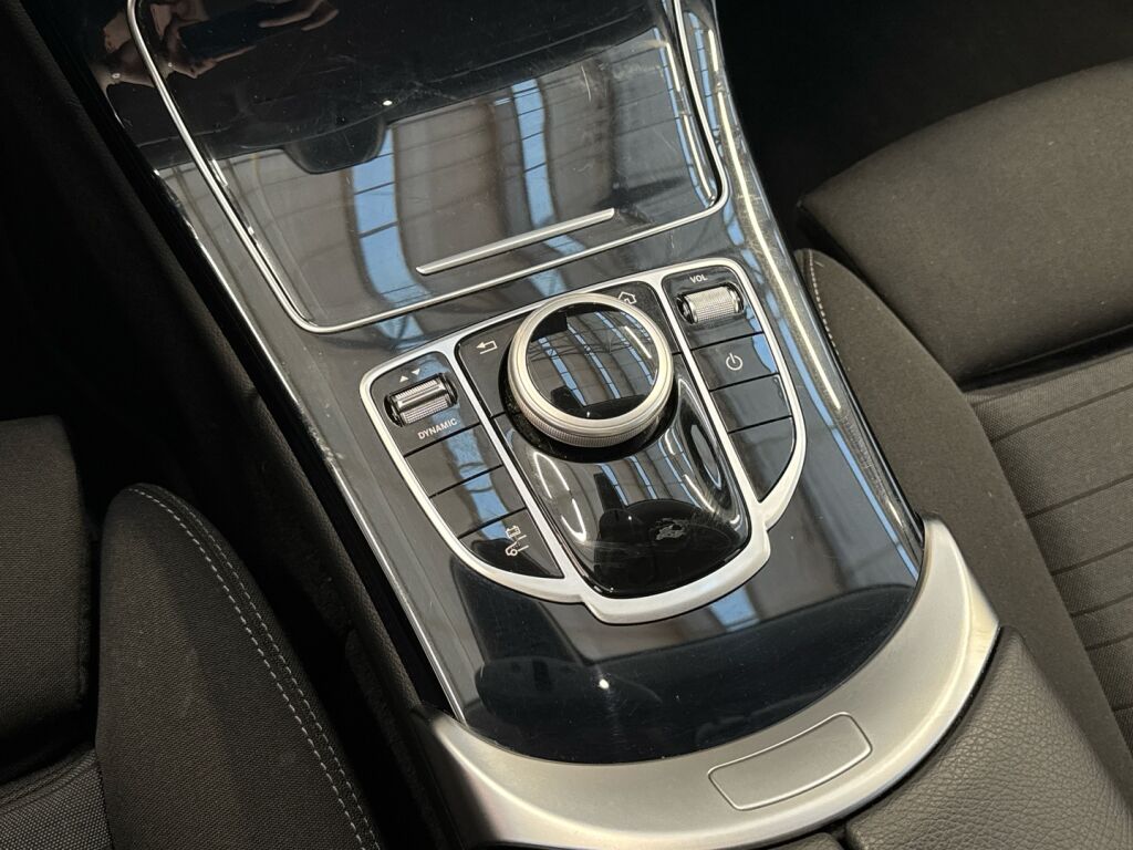 Mercedes-Benz C 2020 Valkoinen