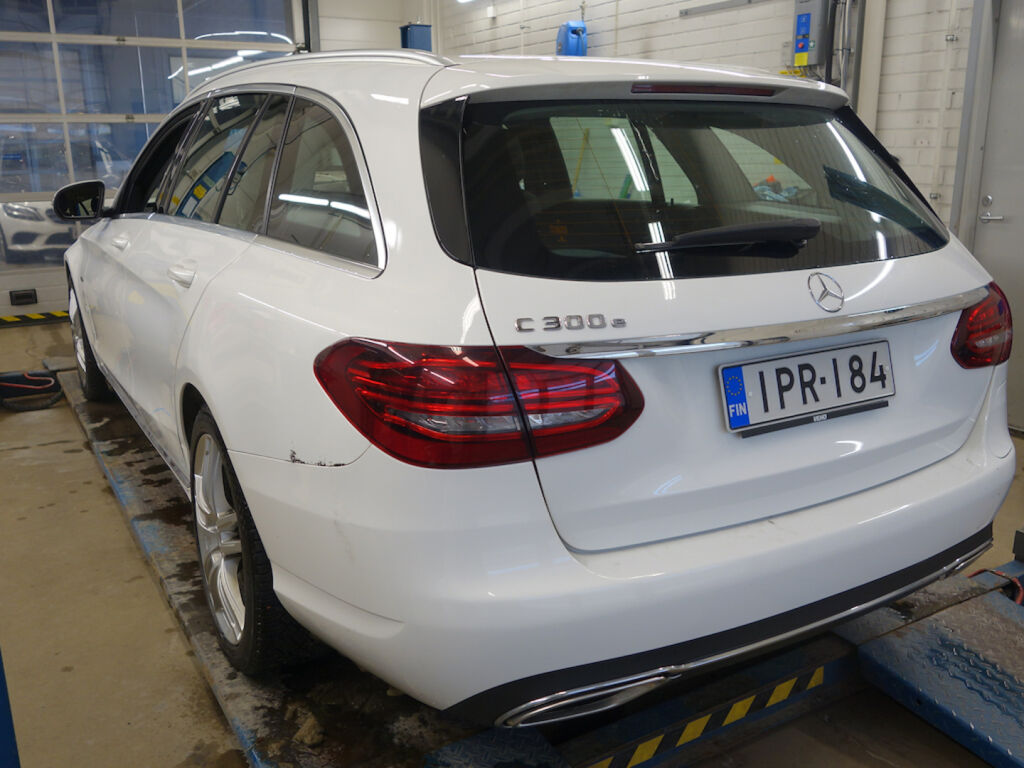 Mercedes-Benz C 2020 Valkoinen