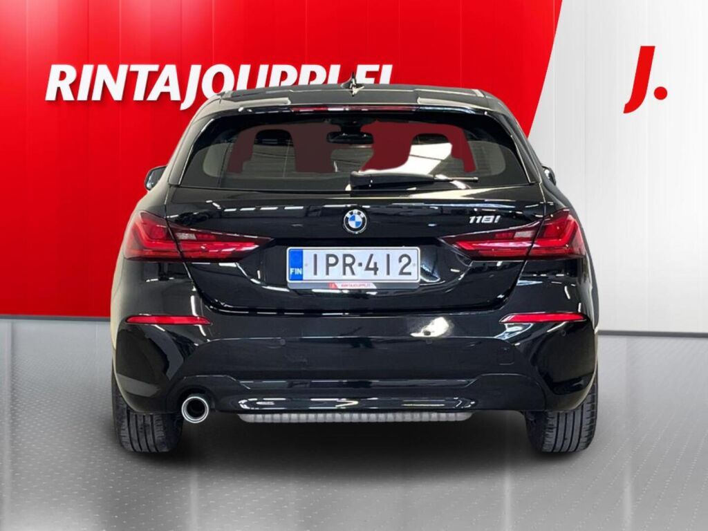 BMW 118 2020 Musta