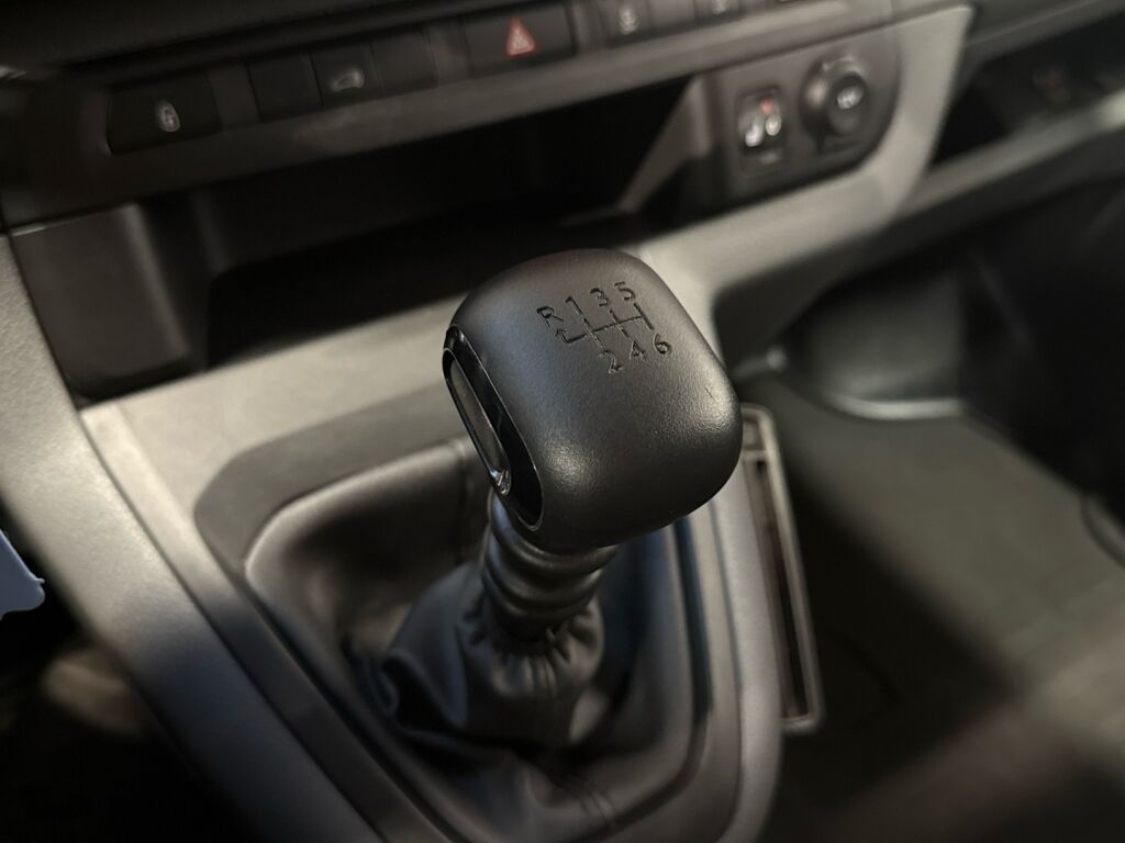 Peugeot Expert 2023 Valkoinen