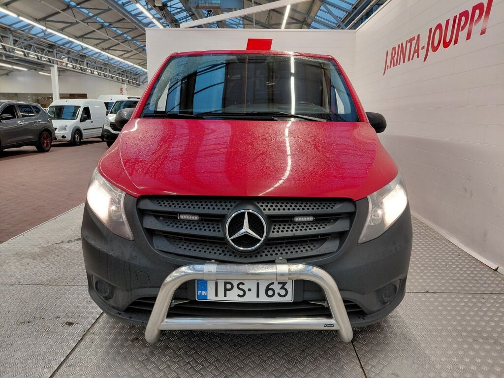Mercedes-Benz Vito 2023 Punainen