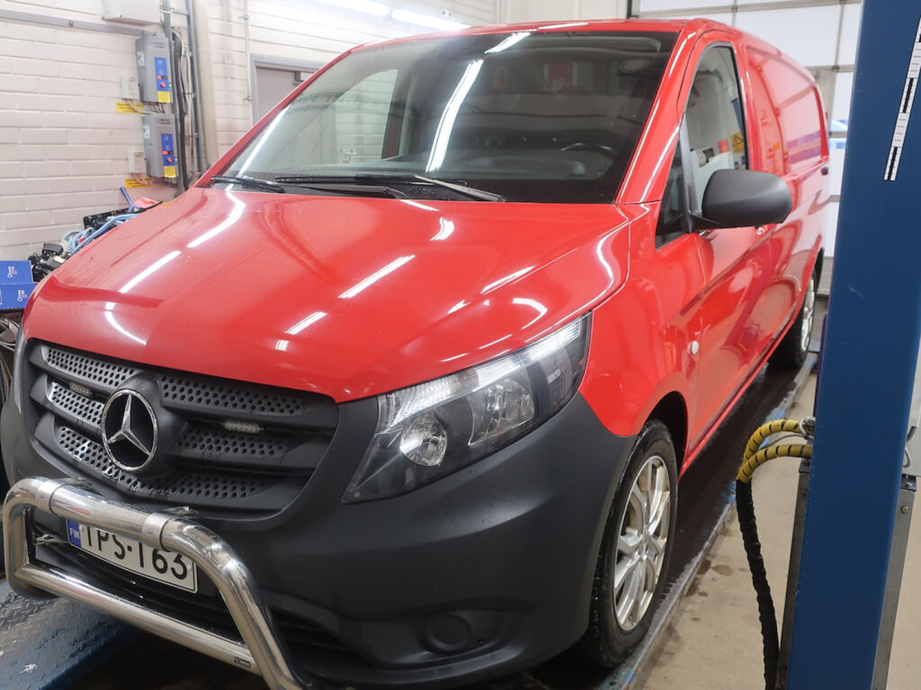 Mercedes-Benz Vito 2023 Punainen