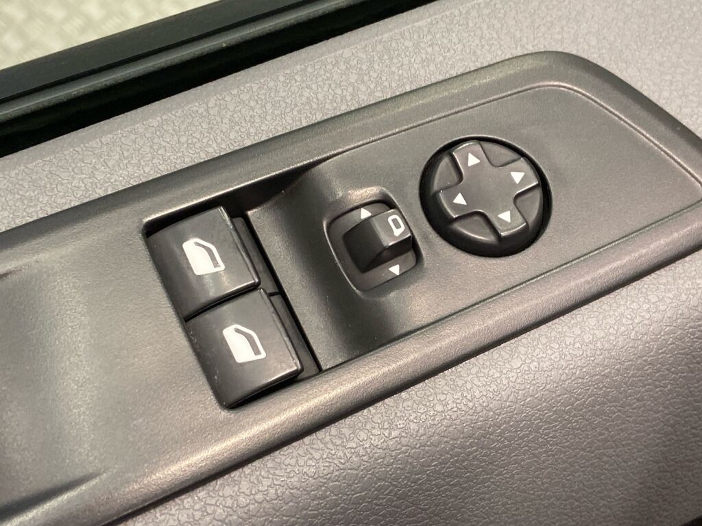 Citroen Jumpy 2022 Musta