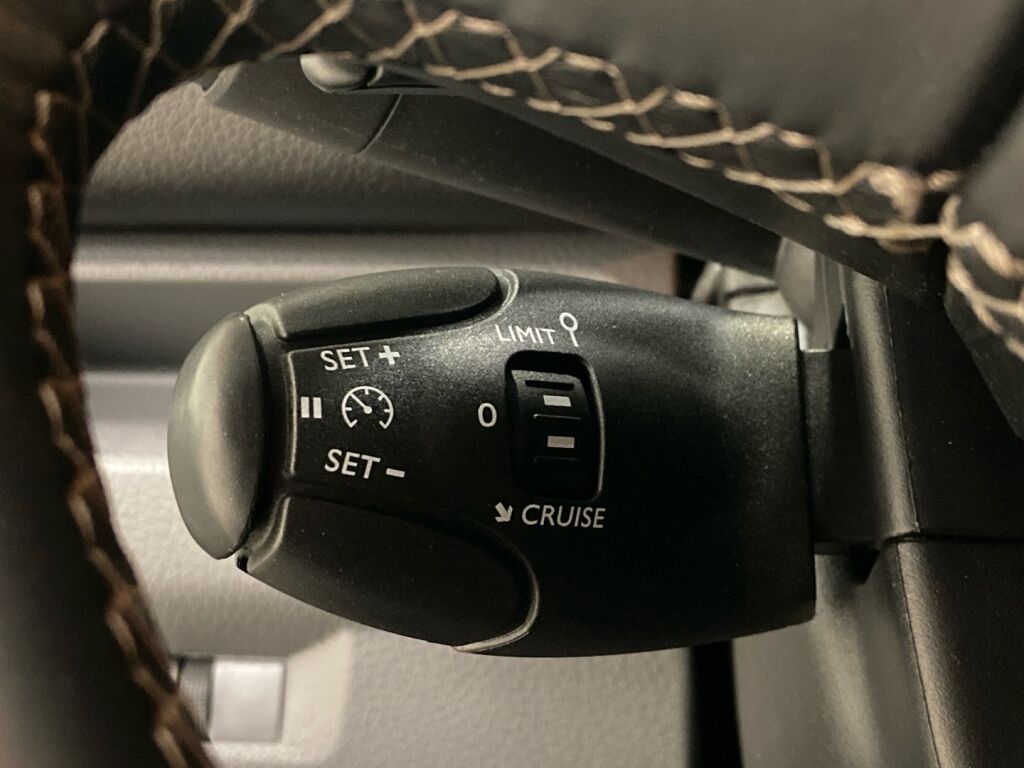 Citroen Jumpy 2022 Musta