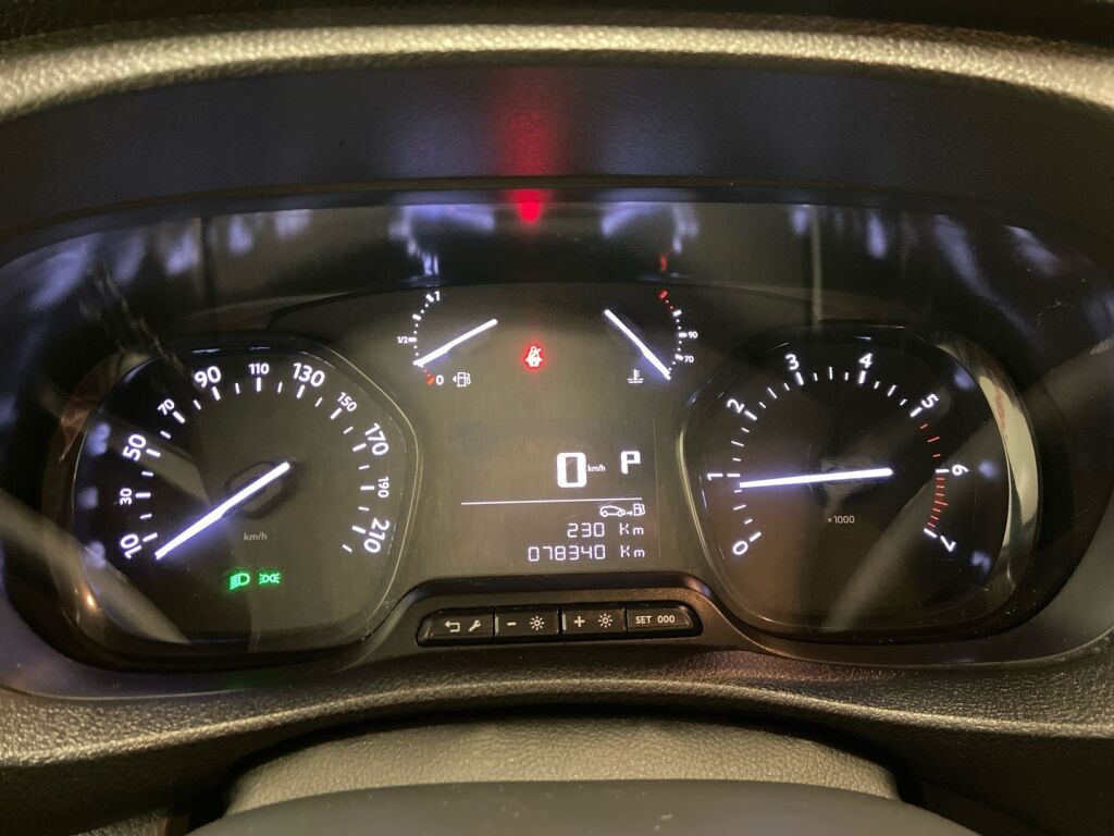 Citroen Jumpy 2022 Musta