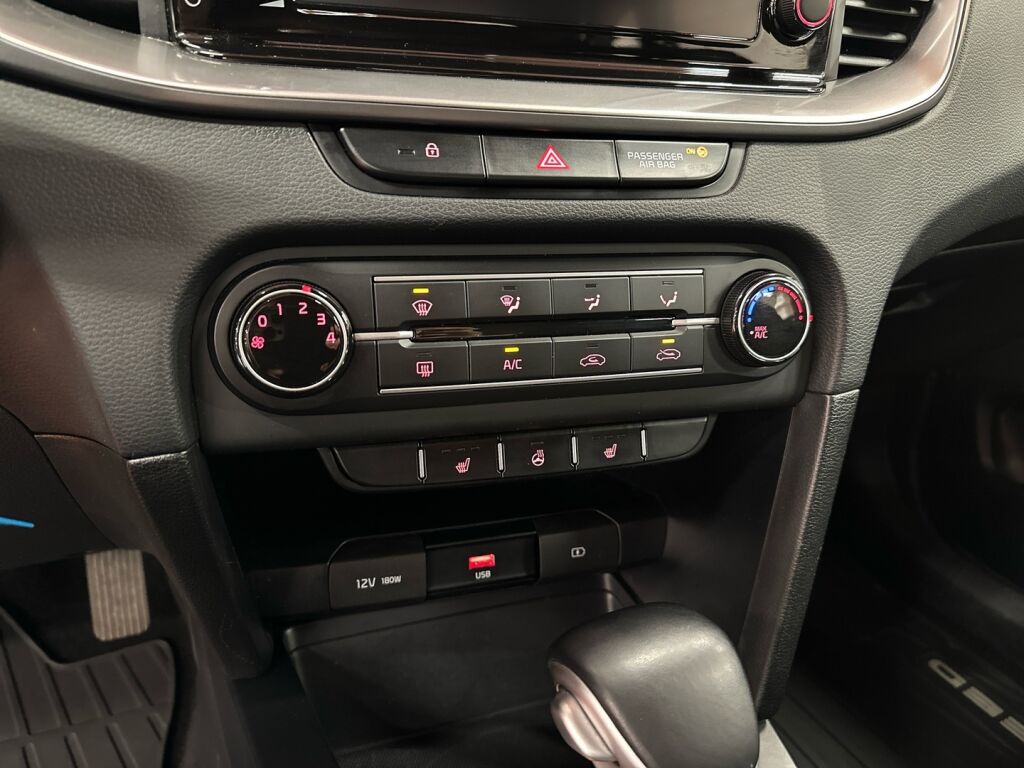 Kia Ceed 2022 Sininen