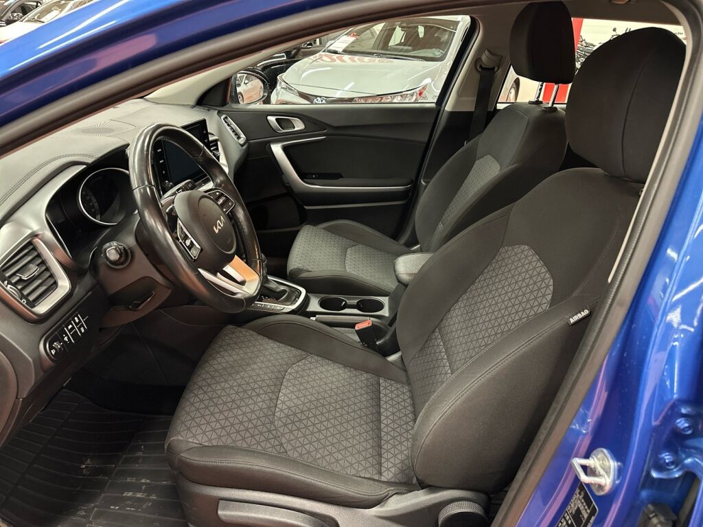 Kia Ceed 2022 Sininen