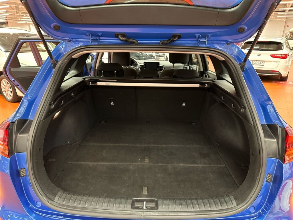 Kia Ceed 2022 Sininen