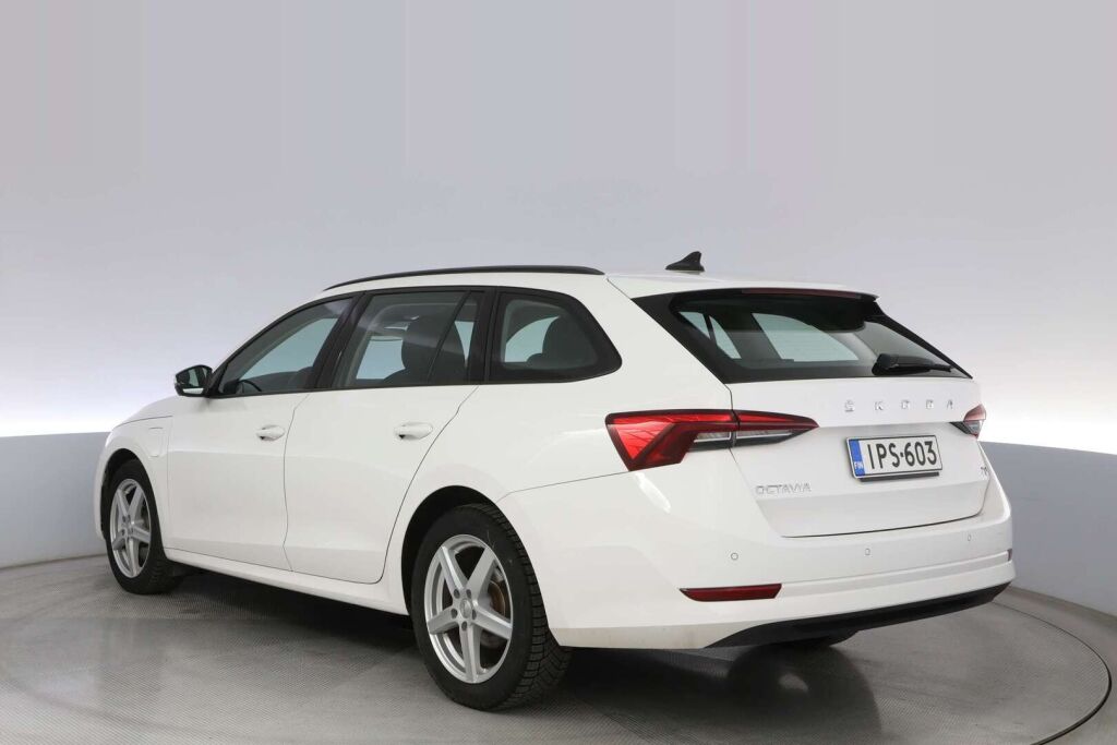 Skoda Octavia 2022 Valkoinen