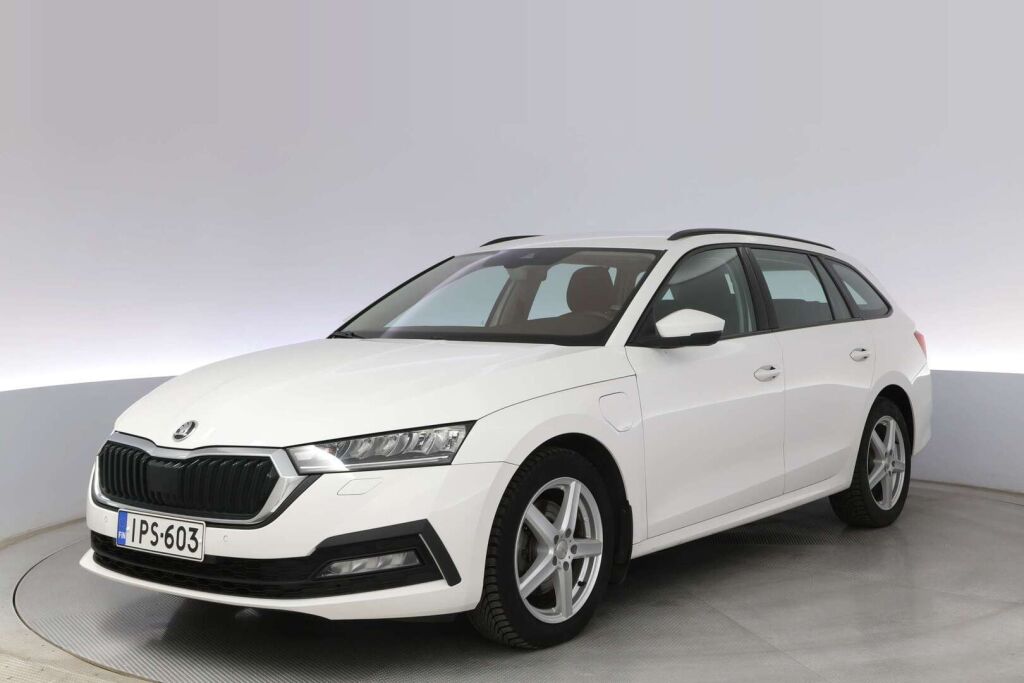 Skoda Octavia 2022 Valkoinen
