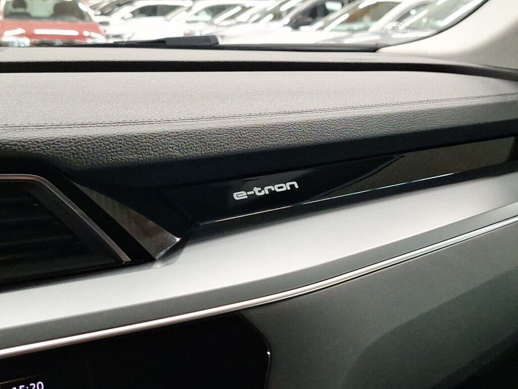 Audi e-tron 2020 Harmaa