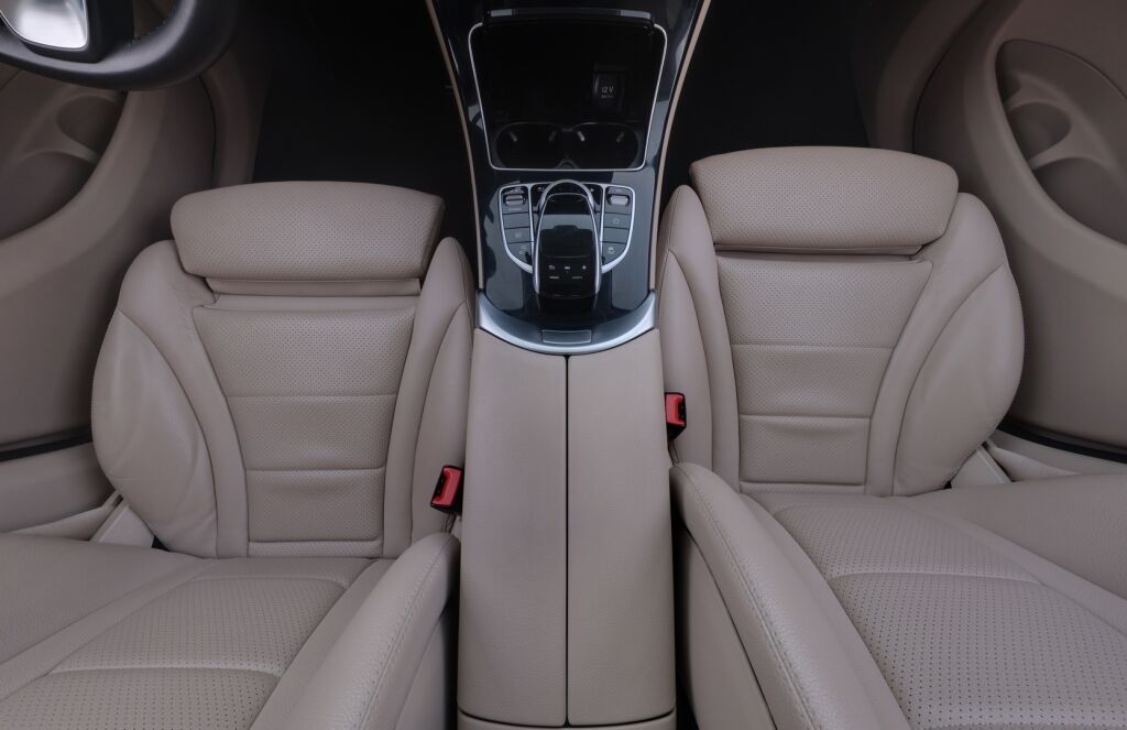 Mercedes-Benz GLC 2018 Musta