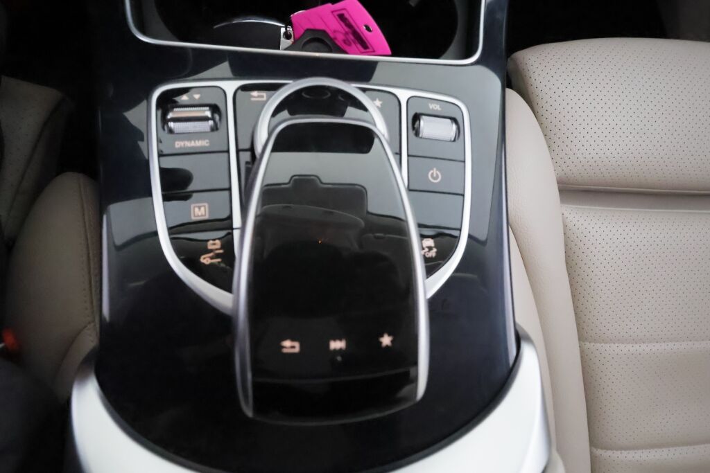 Mercedes-Benz GLC 2018 Musta