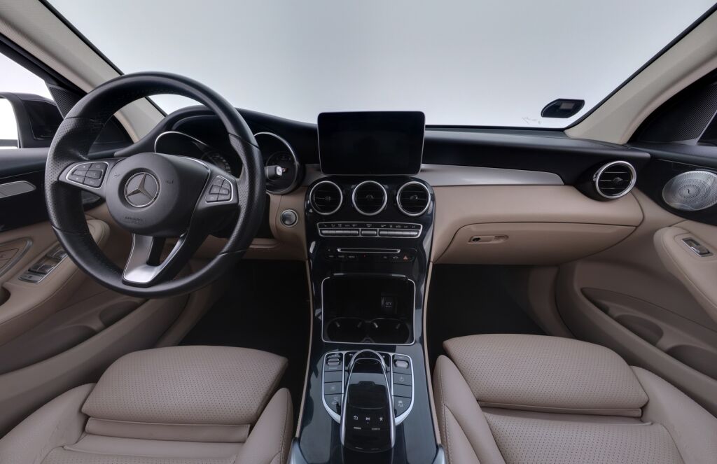 Mercedes-Benz GLC 2018 Musta