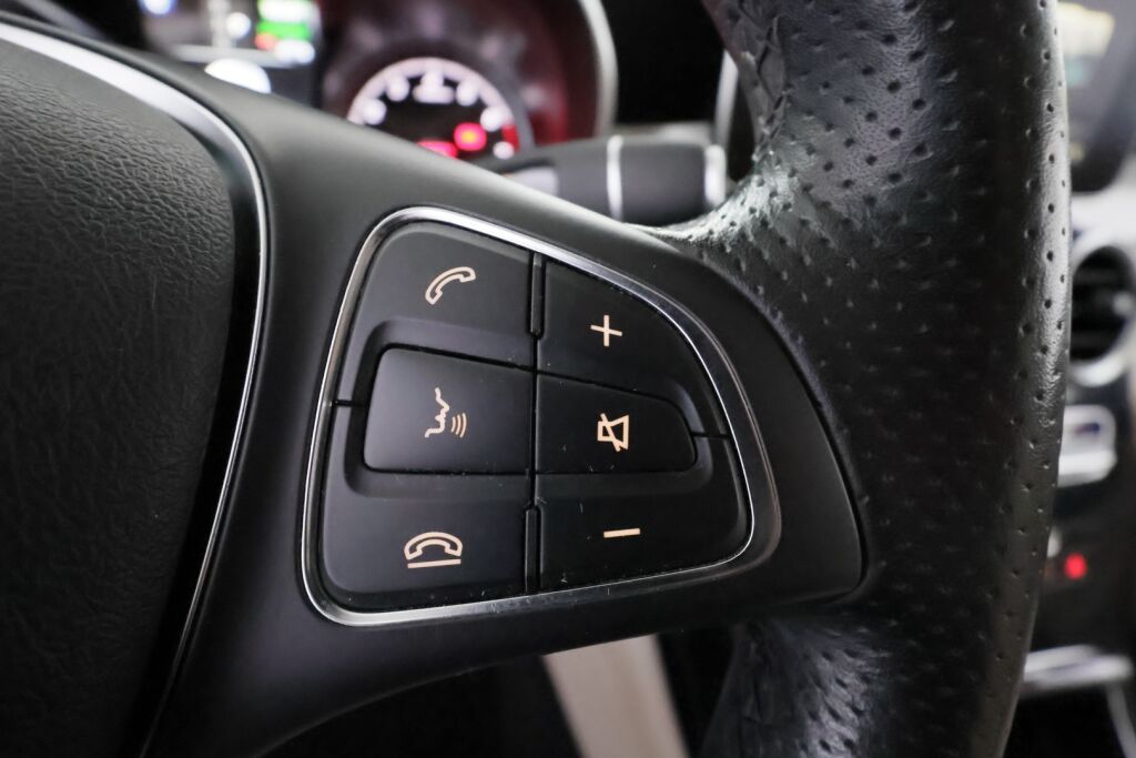 Mercedes-Benz GLC 2018 Musta