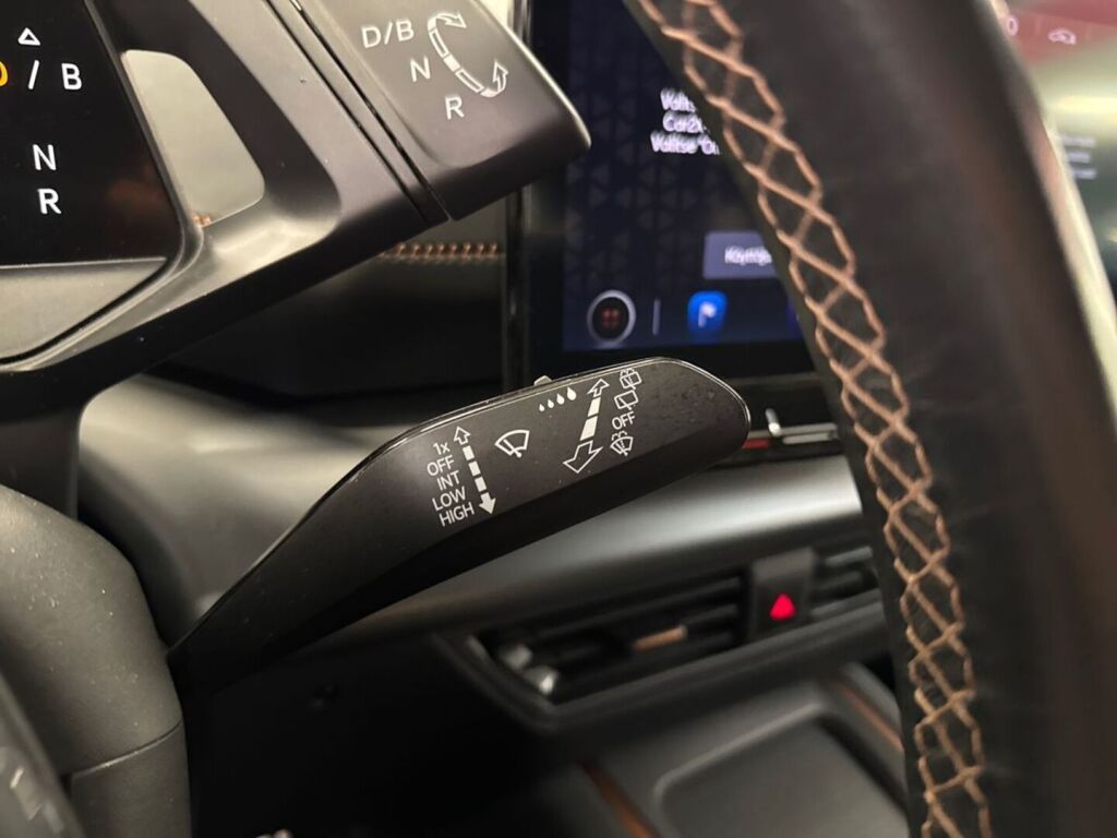 Cupra Born 2022 Punainen