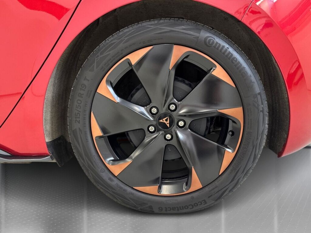 Cupra Born 2022 Punainen