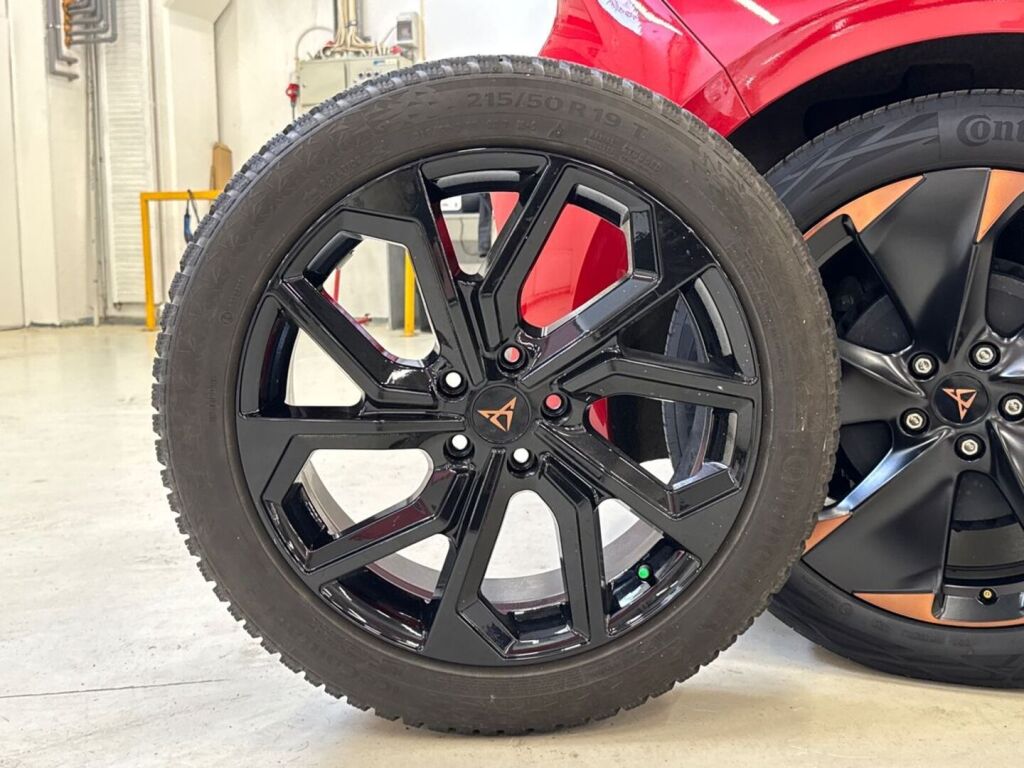 Cupra Born 2022 Punainen