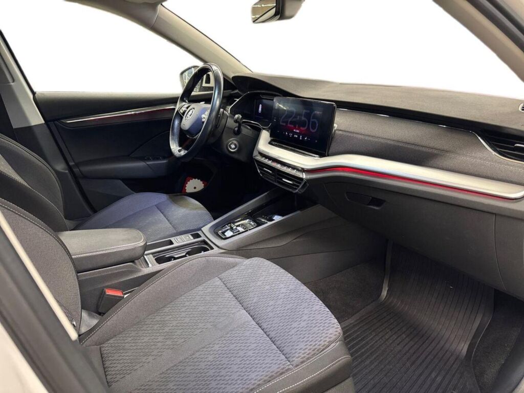 Skoda Octavia 2022 Valkoinen