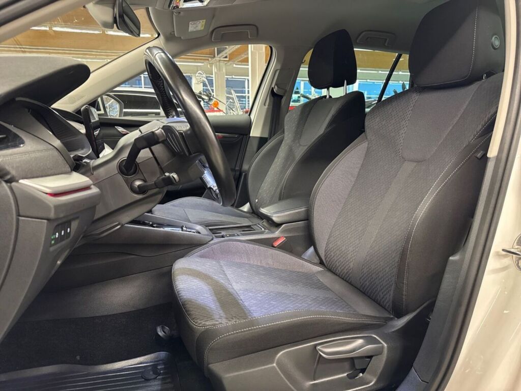 Skoda Octavia 2022 Valkoinen