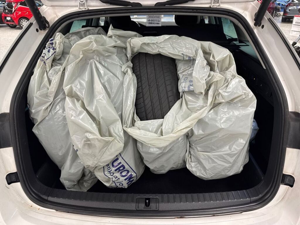 Skoda Octavia 2022 Valkoinen