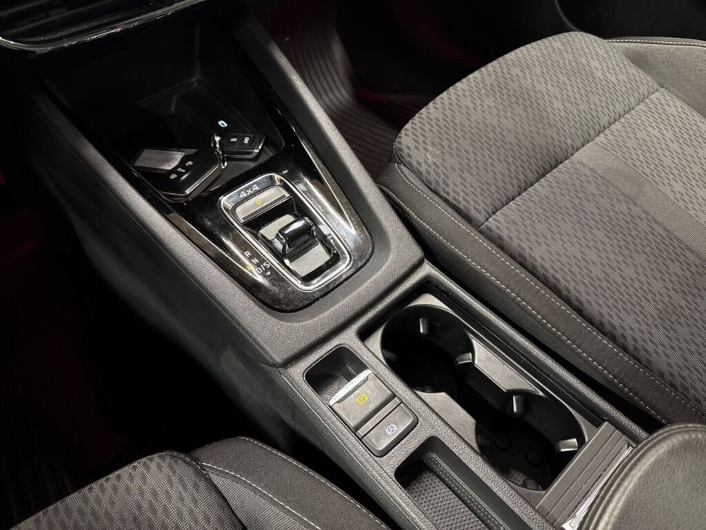 Skoda Octavia 2022 Valkoinen