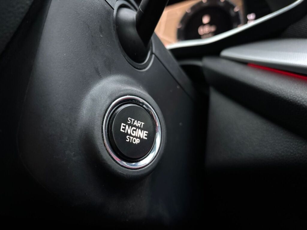 Skoda Octavia 2022 Valkoinen